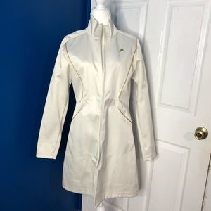 NEW WOMENS NIKE ACTIVE WEAR JACKET
